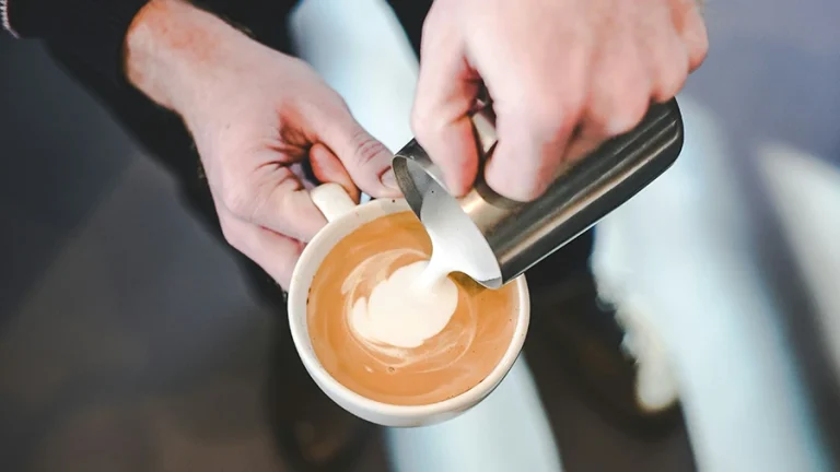 آموزش تهیه اسپرسو - برند می کافه