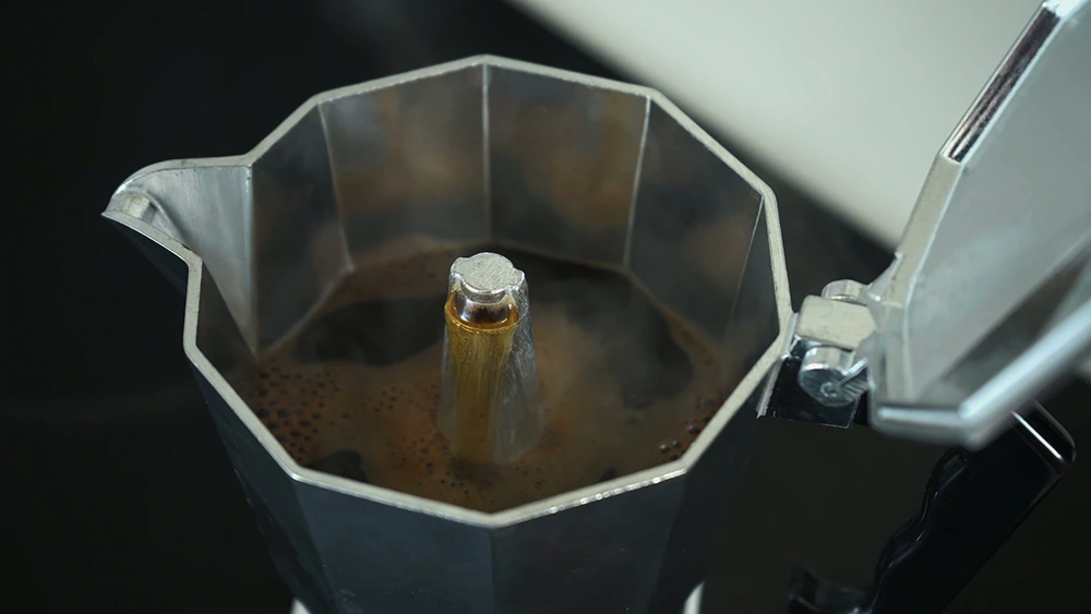 آموزش درست کردن قهوه با موکا پات