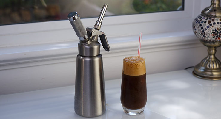 تجهیزات مورد نیاز تهیه قهوه نیترو